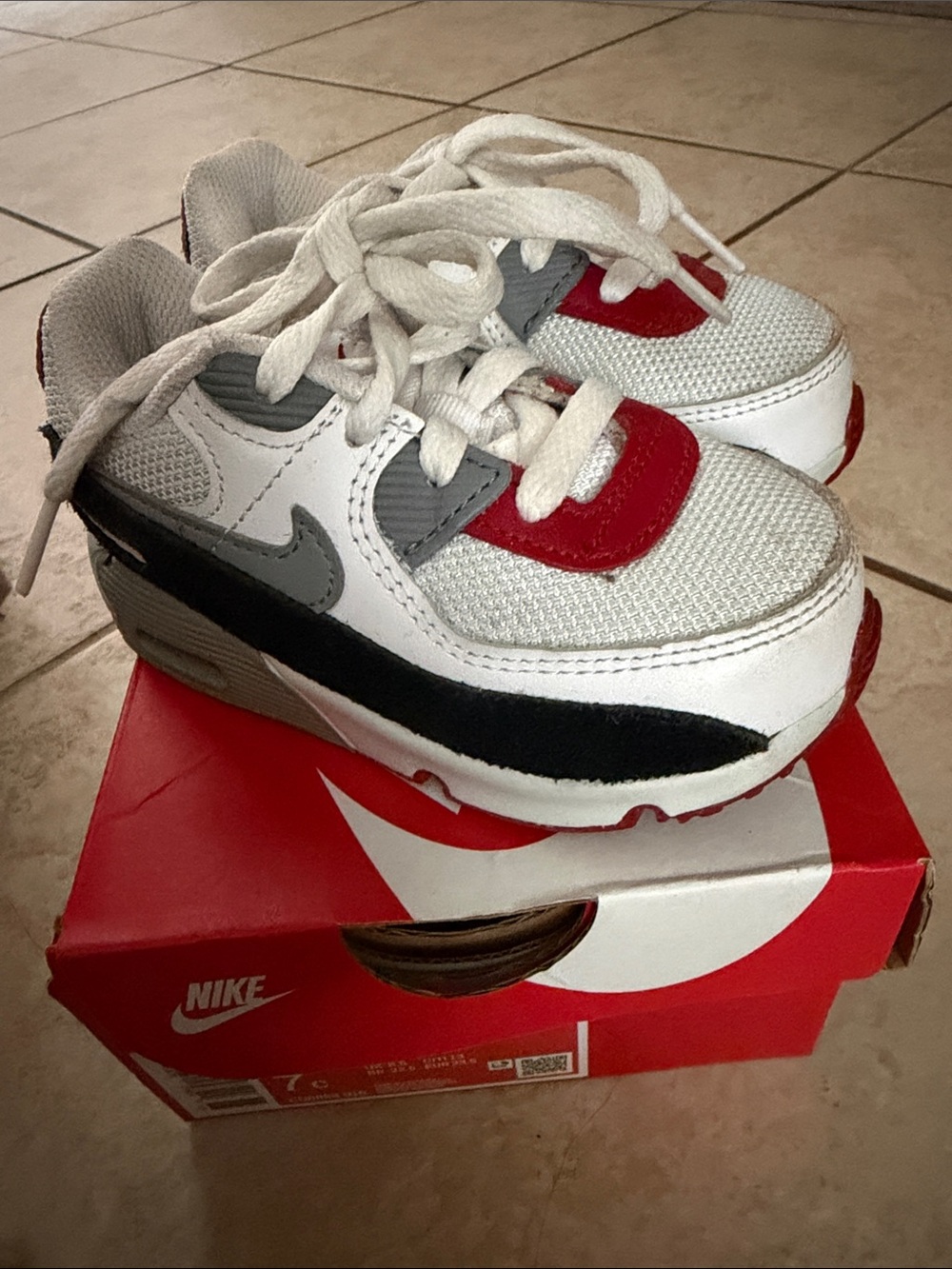 Nike Kids White, Red & Gray Low-Top Sneakers